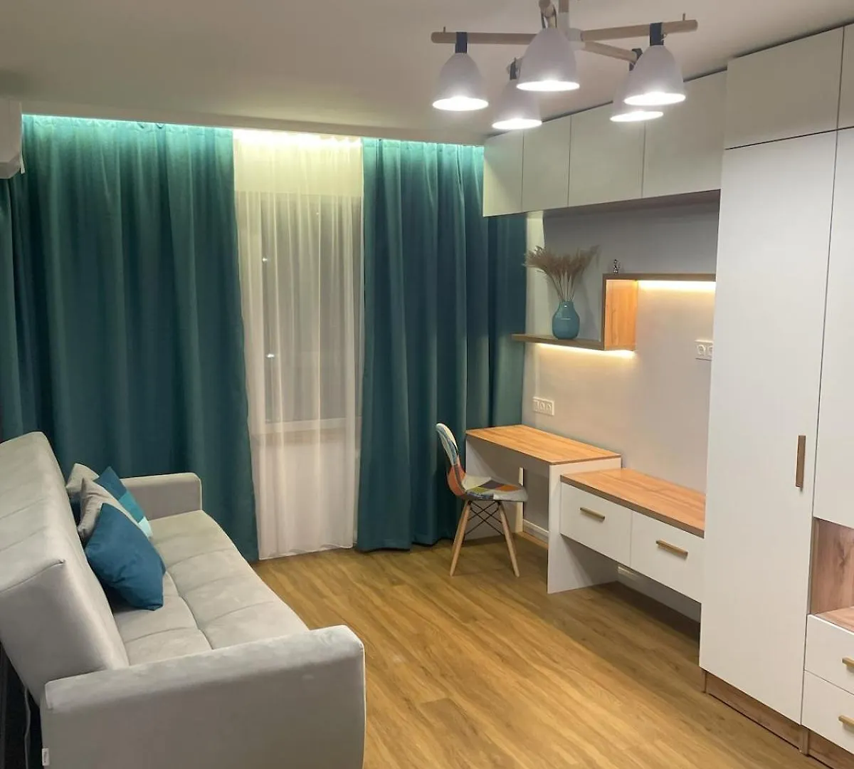 Двухкомнатная Квартира Возле Ботанического Сада Almaty Apartment